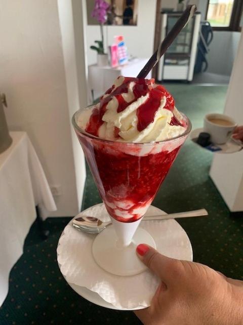 Hotel Buenda Давос Екстериор снимка